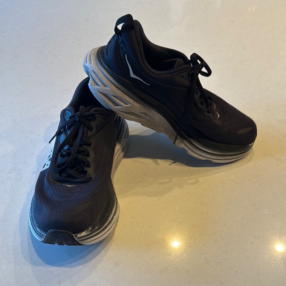 Hoka bondi 8, men’s sneakers size 8.5, Black white Athletic Shoes.